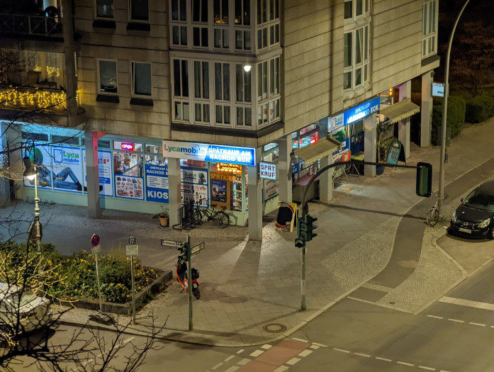 ... dem Pixel 6 Pro unterlegen. (Bild: Tobias Költzsch/Golem.de)